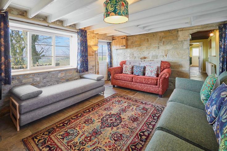 Salle de séjour élégante avec mobilier moderne dans un appartement à Building West Lane - hostandstay - 1221543 à Scarborough District, Whitby Salle de séjour élégante avec mobilier moderne dans un appartement à Building West Lane - hostandstay - 1221543 à Scarborough District, Whitby