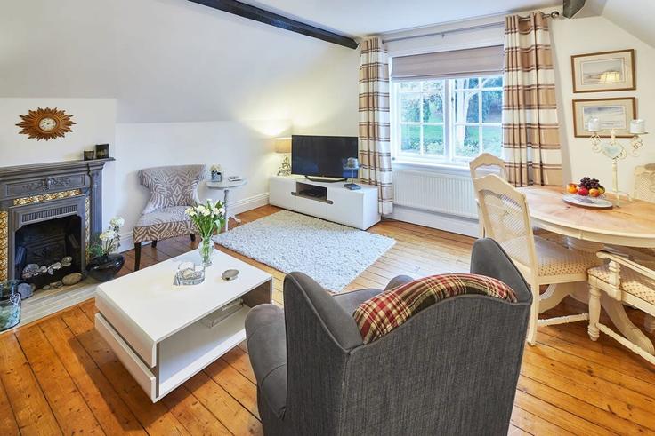 Building Bagdale - hostandstay - 1221516 adresindeki bir dairede modern mobilyalarla zarif bir şekilde tasarlanmış oturma odası Scarborough District, Whitby Building Bagdale - hostandstay - 1221516 adresindeki bir dairede modern mobilyalarla zarif bir şekilde tasarlanmış oturma odası Scarborough District, Whitby