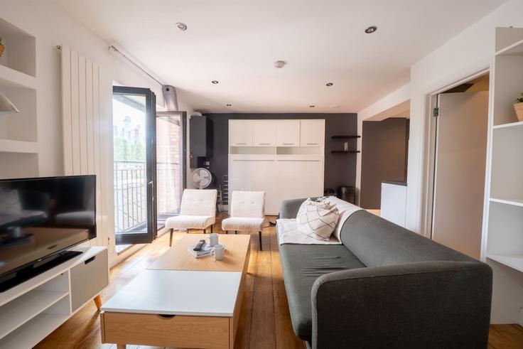 Building Cheshire Street - hostara-homes - 1588422 adresindeki bir dairede modern mobilyalarla zarif bir şekilde tasarlanmış oturma odası London Borough of Tower Hamlets, London