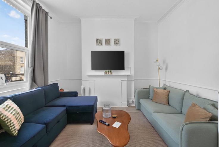 London London Borough of HaringeyのBuilding Fonthill Road - hostara-homes - 1588428のアパートメントにある、モダンな家具を備えたエレガントなデザインのリビングルーム