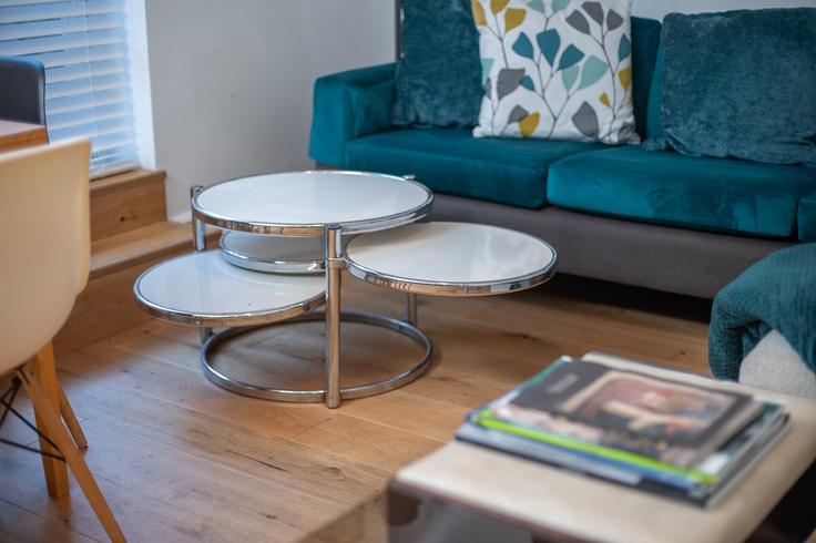 Elegantly designed living room with modern furnishings in an apartment at Building Hackney Road - hostarahomes - 1373842 in London Borough of Tower Hamlets, London Elegantly designed living room with modern furnishings in an apartment at Building Hackney Road - hostarahomes - 1373842 in London Borough of Tower Hamlets, London