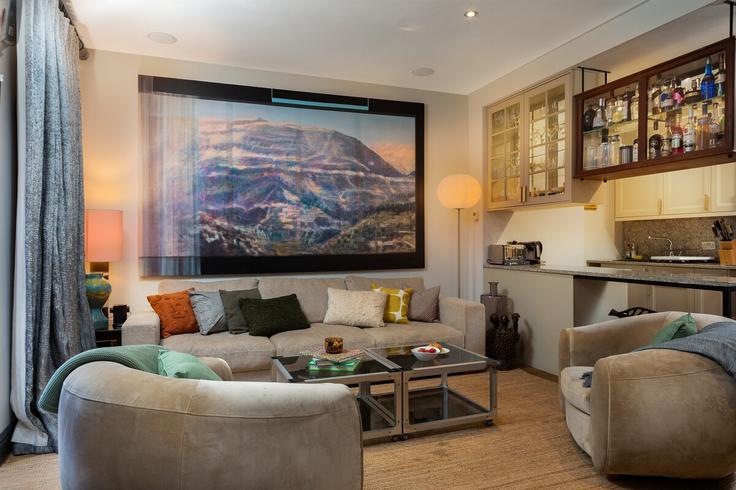 Elegant gestaltetes Wohnzimmer mit moderner Einrichtung in einer Wohnung im Building Cheshire Street - hostarahomes - 1522264 in London Borough of Tower Hamlets, London Elegant gestaltetes Wohnzimmer mit moderner Einrichtung in einer Wohnung im Building Cheshire Street - hostarahomes - 1522264 in London Borough of Tower Hamlets, London