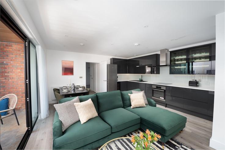 London Borough of Hammersmith and Fulham, London에 위치한 Building Coomer Place - hostarahomes - 1093317 - LON 유닛의 세련된 인테리어가 돋보이는 거실