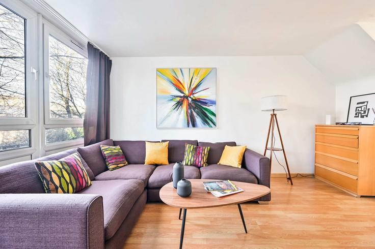 Elegante sala de estar con mobiliario moderno en un apartamento en Building Robert Street - hostedbysleepover - 1335288 en London Borough of Camden, London
