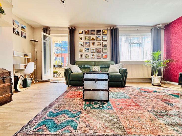 London Borough of Lambeth, London에 위치한 Building Jeffreys Road - hostedbysleepover - 1530440 유닛의 세련된 인테리어가 돋보이는 거실 London Borough of Lambeth, London에 위치한 Building Jeffreys Road - hostedbysleepover - 1530440 유닛의 세련된 인테리어가 돋보이는 거실