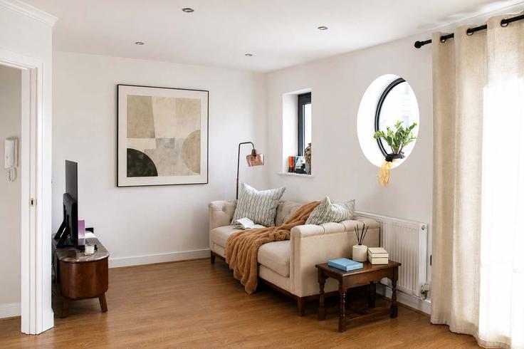 Salle de séjour élégante avec mobilier moderne dans un appartement à Building Battersea Park Road - hostedbysleepover - 1514831 à London Borough of Wandsworth, London Salle de séjour élégante avec mobilier moderne dans un appartement à Building Battersea Park Road - hostedbysleepover - 1514831 à London Borough of Wandsworth, London