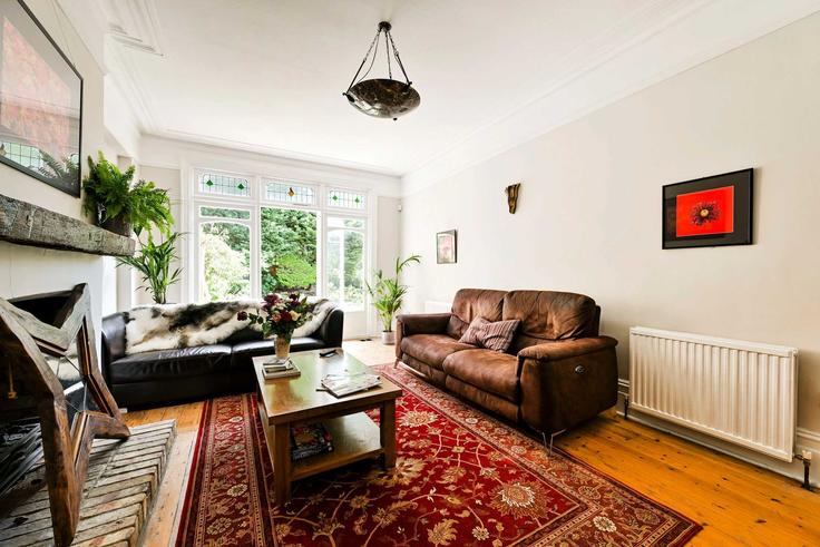 London Borough of Haringey, London에 위치한 Building Birchwood Avenue - hostedbysleepover - 1595823 유닛의 세련된 인테리어가 돋보이는 거실 London Borough of Haringey, London에 위치한 Building Birchwood Avenue - hostedbysleepover - 1595823 유닛의 세련된 인테리어가 돋보이는 거실