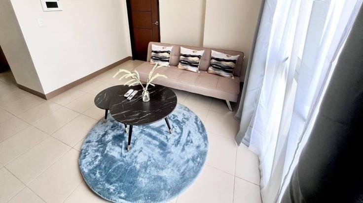 Mandurriao, Iloilo City에 위치한 Building Explorer Road - hosteeva - 1570490 유닛의 세련된 인테리어가 돋보이는 거실 Mandurriao, Iloilo City에 위치한 Building Explorer Road - hosteeva - 1570490 유닛의 세련된 인테리어가 돋보이는 거실