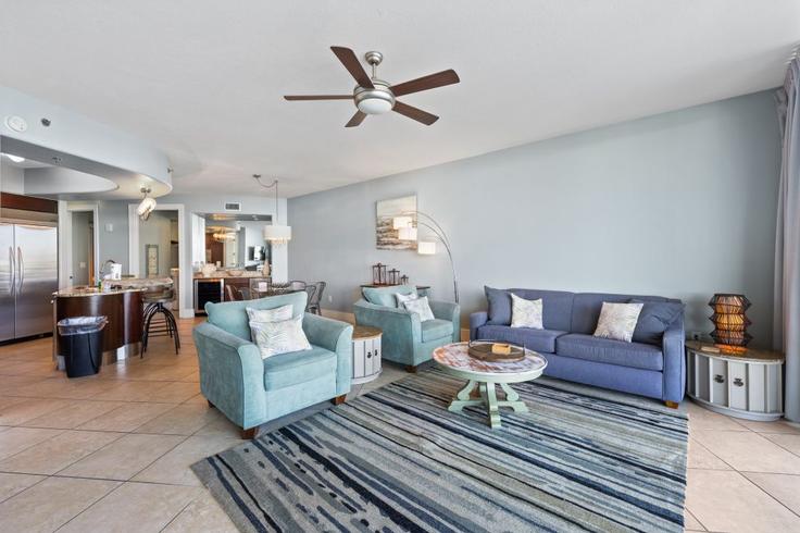 Building Perdido Beach Boulevard - hosteeva - 1438981 adresindeki bir dairede modern mobilyalarla zarif bir şekilde tasarlanmış oturma odası Orange Beach, Orange Beach Building Perdido Beach Boulevard - hosteeva - 1438981 adresindeki bir dairede modern mobilyalarla zarif bir şekilde tasarlanmış oturma odası Orange Beach, Orange Beach