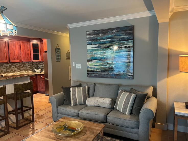 Elegante sala de estar con mobiliario moderno en un apartamento en Building Bernardo De Galvez Avenue - hosteeva - 1570461 en Galveston, Galveston Elegante sala de estar con mobiliario moderno en un apartamento en Building Bernardo De Galvez Avenue - hosteeva - 1570461 en Galveston, Galveston