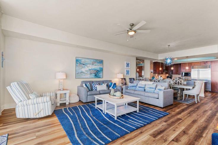 Building Perdido Beach Boulevard - hosteeva - 1268204 - USA adresindeki bir dairede modern mobilyalarla zarif bir şekilde tasarlanmış oturma odası Orange Beach, Orange Beach