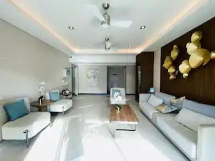 Mandurriao, Iloilo City에 위치한 Building Benigno Aquino Avenue - hosteeva - 1266265 유닛의 세련된 인테리어가 돋보이는 거실 Mandurriao, Iloilo City에 위치한 Building Benigno Aquino Avenue - hosteeva - 1266265 유닛의 세련된 인테리어가 돋보이는 거실