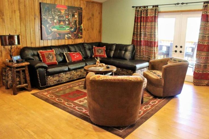 Building Beaver Lane - hosteeva - 1266159 - LAX adresindeki bir dairede modern mobilyalarla zarif bir şekilde tasarlanmış oturma odası Big Bear Lake, Big Bear Lake Building Beaver Lane - hosteeva - 1266159 - LAX adresindeki bir dairede modern mobilyalarla zarif bir şekilde tasarlanmış oturma odası Big Bear Lake, Big Bear Lake