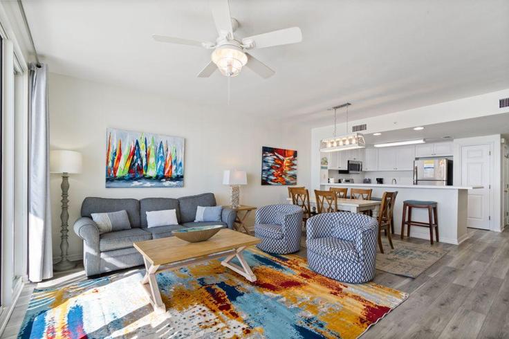 Building Perdido Beach Boulevard - hosteeva - 1268043 - USA adresindeki bir dairede modern mobilyalarla zarif bir şekilde tasarlanmış oturma odası Orange Beach, Orange Beach