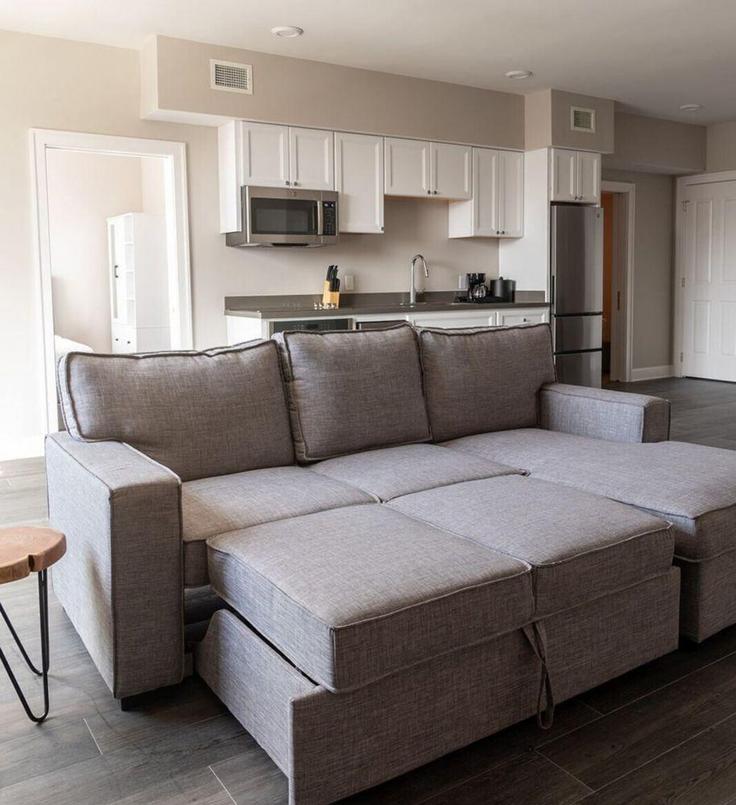 Elegant gestaltetes Wohnzimmer mit moderner Einrichtung in einer Wohnung im Building Saint Claude Avenue - hosteeva - 1266536 - USA in New Orleans, New Orleans