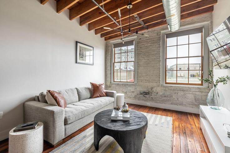 Building Girod Street - hosteeva - 1267158 - USA adresindeki bir dairede modern mobilyalarla zarif bir şekilde tasarlanmış oturma odası New Orleans, New Orleans