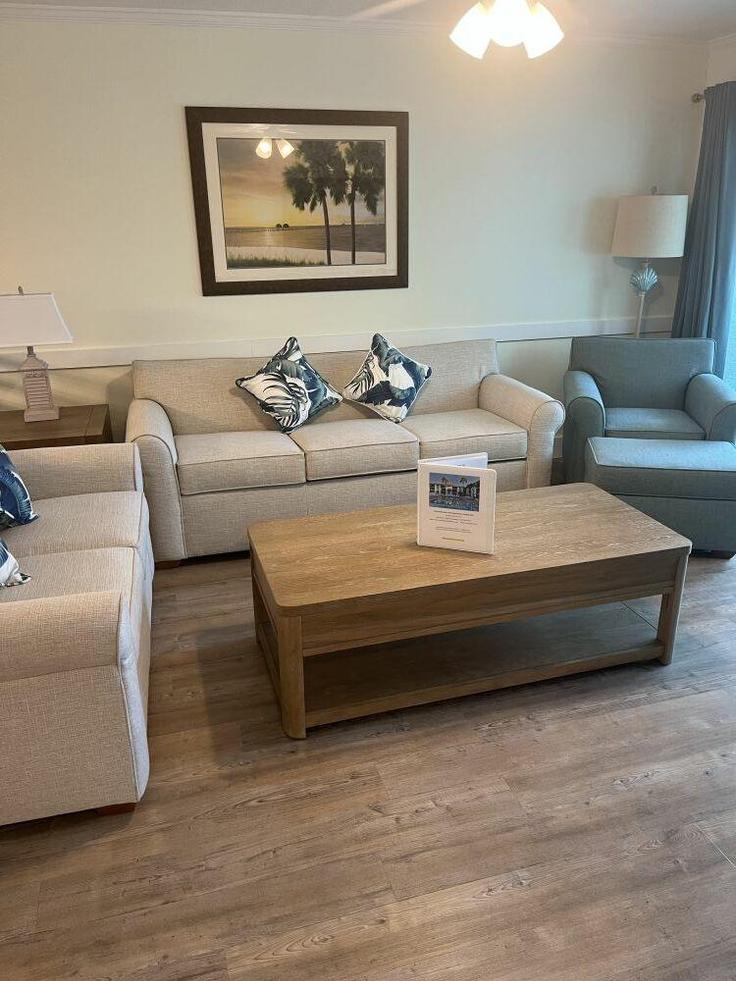 Fort Myers Beach, Fort Myers Beach에 위치한 Building Estero Boulevard - hosteeva - 1338886 유닛의 세련된 인테리어가 돋보이는 거실 Fort Myers Beach, Fort Myers Beach에 위치한 Building Estero Boulevard - hosteeva - 1338886 유닛의 세련된 인테리어가 돋보이는 거실