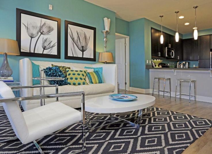 Salle de séjour élégante avec mobilier moderne dans un appartement à Building Linda Vista Road - hosteeva - 1266146 - SAN à San Diego, San Diego