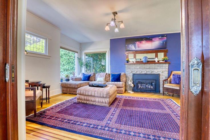 Salle de séjour élégante avec mobilier moderne dans un appartement à Building West McGraw Street - hosteeva - 1266537 - SEA à Seattle, Seattle Salle de séjour élégante avec mobilier moderne dans un appartement à Building West McGraw Street - hosteeva - 1266537 - SEA à Seattle, Seattle