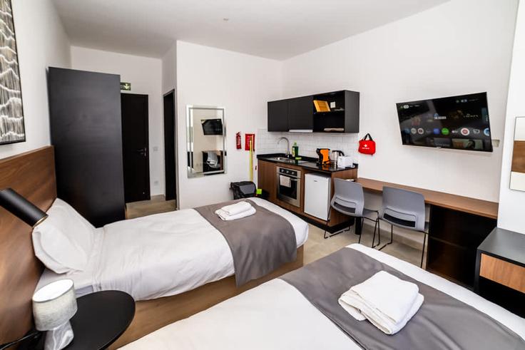 St. Paul's Bay St. Paul's BayのBuilding WCW9+GF2 - hostmt - 1310009 - MLTの高級アパートメントにある、最高級の設備を備えた機能的でスタイリッシュなキッチン