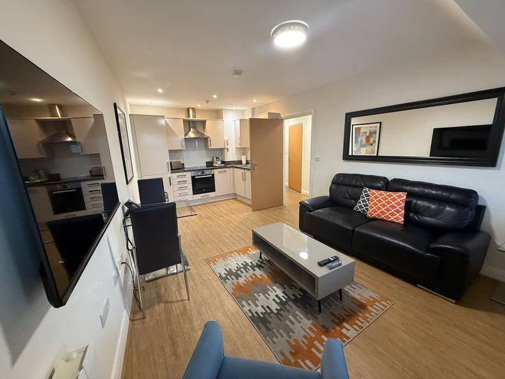 Elegante sala de estar con mobiliario moderno en un apartamento en Building Broad Street - house-of-fisher-1 - 1631232 en Reading, Reading