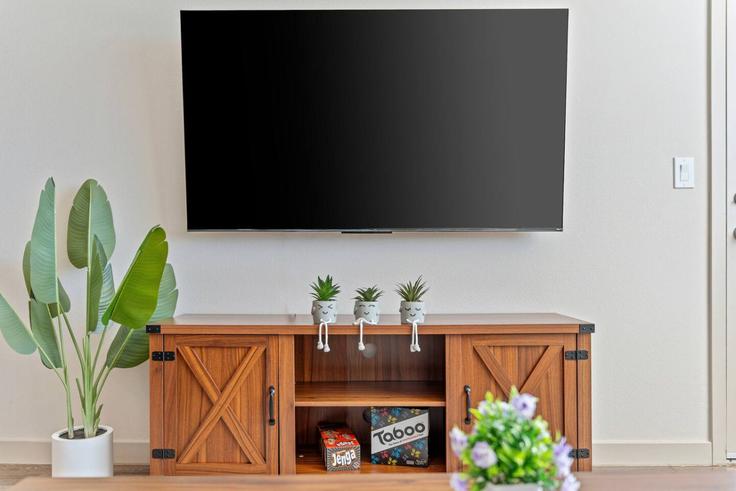 Building West Broadway Road - house-of-living21 - 1366981 adresindeki bir dairede modern mobilyalarla zarif bir şekilde tasarlanmış oturma odası Tempe, Tempe Building West Broadway Road - house-of-living21 - 1366981 adresindeki bir dairede modern mobilyalarla zarif bir şekilde tasarlanmış oturma odası Tempe, Tempe