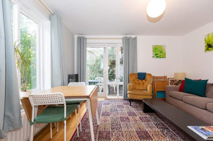 Salle de séjour élégante avec mobilier moderne dans un appartement à Building Anson Road - houst - 1033428 - LON à London Borough of Islington, London