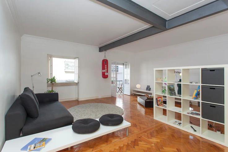 Building Rua Bartolomeu de Gusmão - houst - 1034515 - LIS adresindeki bir dairede modern mobilyalarla zarif bir şekilde tasarlanmış oturma odası Santa Maria Maior, Lisbon