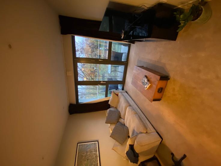 Elegante sala de estar con mobiliario moderno en un apartamento en Building Gwynne Road - houst - 1033710 en London Borough of Wandsworth, London Elegante sala de estar con mobiliario moderno en un apartamento en Building Gwynne Road - houst - 1033710 en London Borough of Wandsworth, London