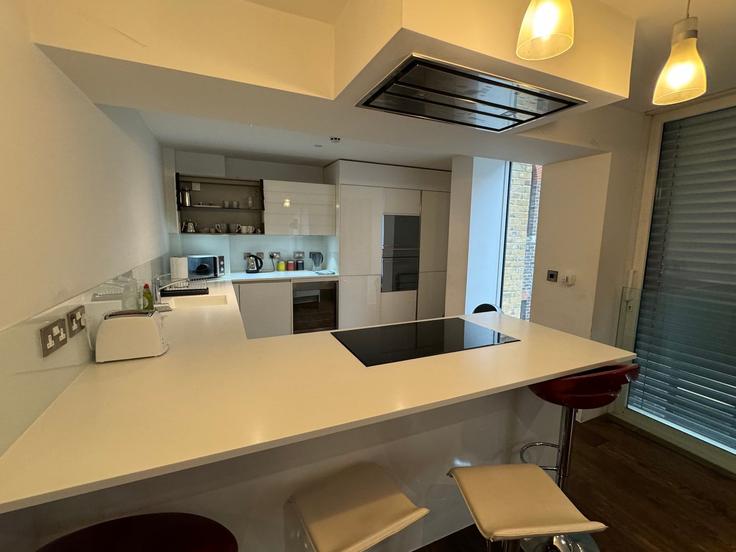 Cuisine fonctionnelle et élégante avec équipement moderne dans un appartement haut de gamme à Building Well Court - houst - 1033513 - LON dans City of London, London