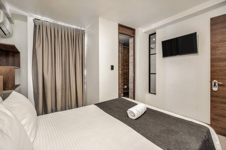 Calle 10Aにある6件の寝室・家具付きアパート(1638520P、El Poblado、Medellín)写真 1枚 Calle 10Aにある6件の寝室・家具付きアパート(1638520P、El Poblado、Medellín)写真 1枚
