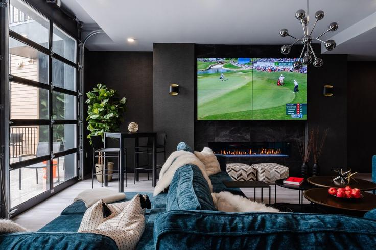 Salle de séjour élégante avec mobilier moderne dans un appartement à Building Congress Avenue - hyatus-living - 1380089 à New Haven, New Haven