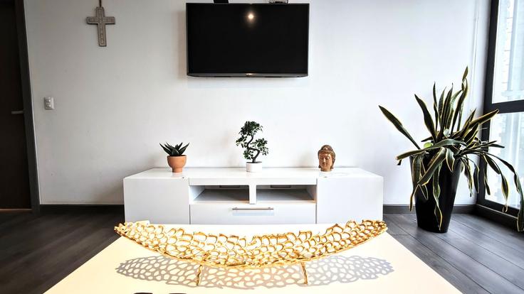 Salle de séjour élégante avec mobilier moderne dans un appartement à Building Lago Iseo - ihaus-properties - 1282173 - MEX à Mexico City, Mexico City