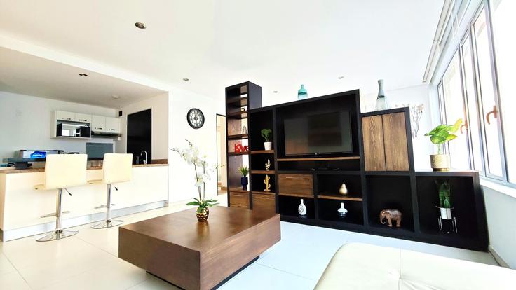 Mexico City, Mexico City에 위치한 Building Lago Alberto - ihaus-properties - 1282175 - MEX 아파트의 세련된 인테리어가 돋보이는 거실 Mexico City, Mexico City에 위치한 Building Lago Alberto - ihaus-properties - 1282175 - MEX 아파트의 세련된 인테리어가 돋보이는 거실