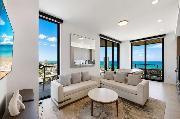 Miami Beach, Miami Beach에 위치한 Building 72nd Street - ilios-rentals - 1540051 유닛의 세련된 인테리어가 돋보이는 거실 Miami Beach, Miami Beach에 위치한 Building 72nd Street - ilios-rentals - 1540051 유닛의 세련된 인테리어가 돋보이는 거실