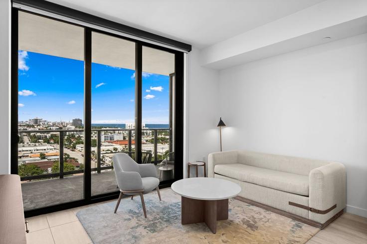 Miami Beach, Miami Beach에 위치한 Building 72nd Street - ilios-rentals - 1532687 유닛의 세련된 인테리어가 돋보이는 거실 Miami Beach, Miami Beach에 위치한 Building 72nd Street - ilios-rentals - 1532687 유닛의 세련된 인테리어가 돋보이는 거실