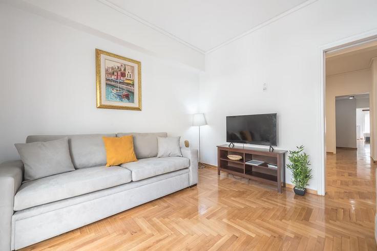 Salle de séjour élégante avec mobilier moderne dans un appartement à Building Alitsis - incobroker - 1364988 à Central Athens, Athens Salle de séjour élégante avec mobilier moderne dans un appartement à Building Alitsis - incobroker - 1364988 à Central Athens, Athens