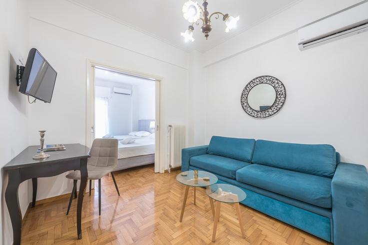 Salle de séjour élégante avec mobilier moderne dans un appartement à Building Smirnis - incobroker - 1364976 à Central Athens, Athens Salle de séjour élégante avec mobilier moderne dans un appartement à Building Smirnis - incobroker - 1364976 à Central Athens, Athens