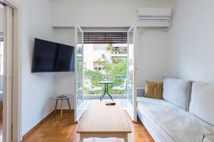 Salle de séjour élégante avec mobilier moderne dans un appartement à Building Chevden - incobroker - 1364995 à Central Athens, Athens