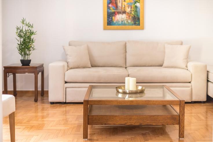 Salle de séjour élégante avec mobilier moderne dans un appartement à Building Aristotelous - incobroker - 1365014 à Central Athens, Athens