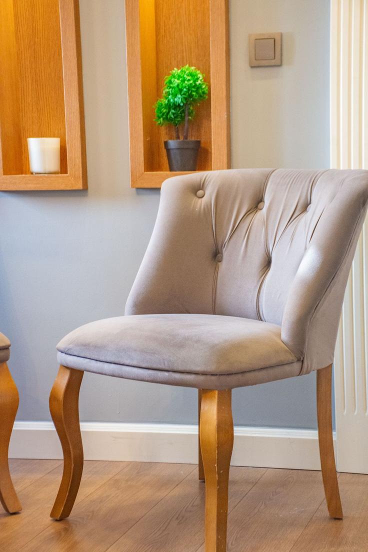 Sala de estar elegantemente projetada com móveis modernos em um apartamento no Building Feridiye Caddesi - ipmhomes - 1335871 em Beyoğlu, İstanbul Sala de estar elegantemente projetada com móveis modernos em um apartamento no Building Feridiye Caddesi - ipmhomes - 1335871 em Beyoğlu, İstanbul