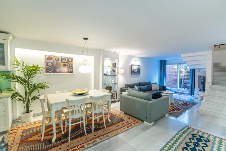 Beyoğlu, İstanbul에 위치한 Building Kadiriler Yokuşu - ipmhomes - 1335860 아파트의 세련된 인테리어가 돋보이는 거실