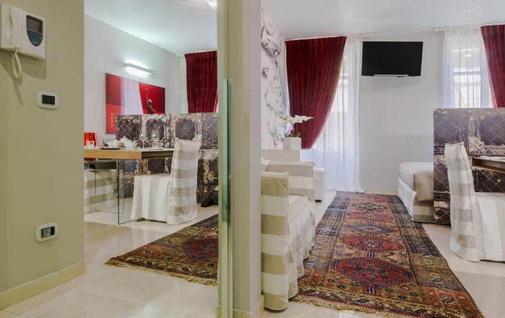 Elegante sala de estar con mobiliario moderno en un apartamento en Building Via Guglielmo Oberdan - italianflat-ltd - 1501865 en Verona, Verona Elegante sala de estar con mobiliario moderno en un apartamento en Building Via Guglielmo Oberdan - italianflat-ltd - 1501865 en Verona, Verona