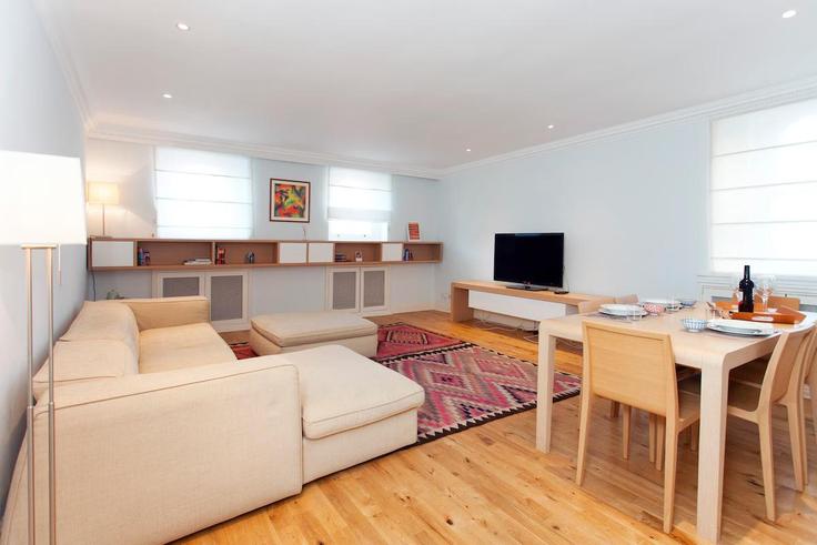 Elegant gestaltetes Wohnzimmer mit moderner Einrichtung in einer Wohnung im Building Exhibition Road - italianflat-ltd - 1501869 in City of Westminster, London