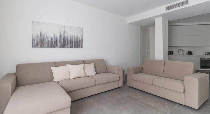 Milan MilanのBuilding Via Vincenzo Monti - italianway-spa - 1538294のアパートメントにある、モダンな家具を備えたエレガントなデザインのリビングルーム Milan MilanのBuilding Via Vincenzo Monti - italianway-spa - 1538294のアパートメントにある、モダンな家具を備えたエレガントなデザインのリビングルーム