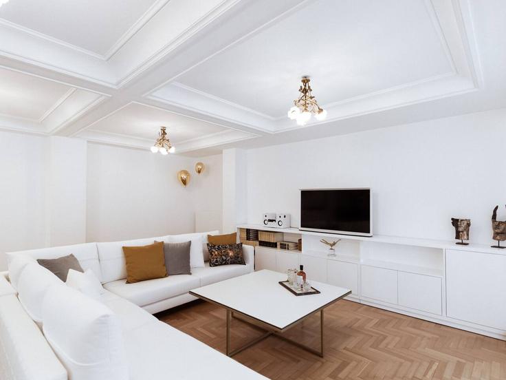 Salle de séjour élégante avec mobilier moderne dans un appartement à Building Petmeza - ivy-vacation-rentals - 1503053 à Central Athens, Athens