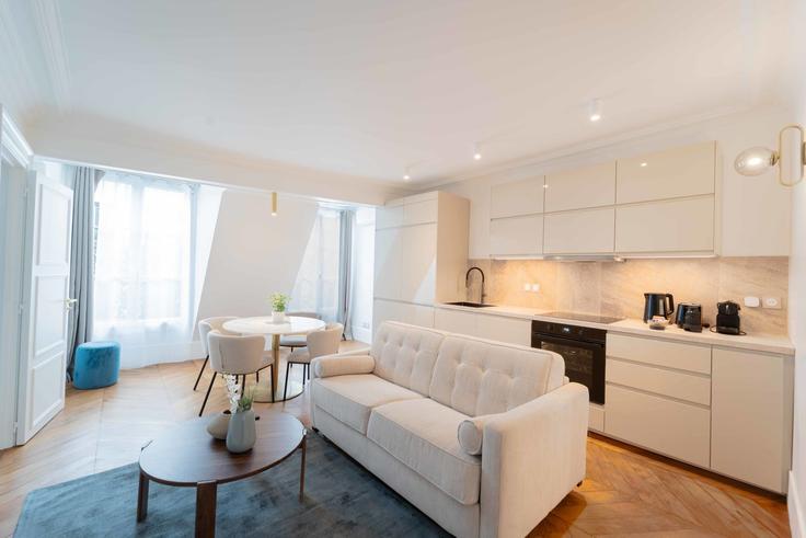 Elegant gestaltetes Wohnzimmer mit moderner Einrichtung in einer Wohnung im Building Rue de Caumartin - jhmh - 1471207 in 9th arrondissement, Paris