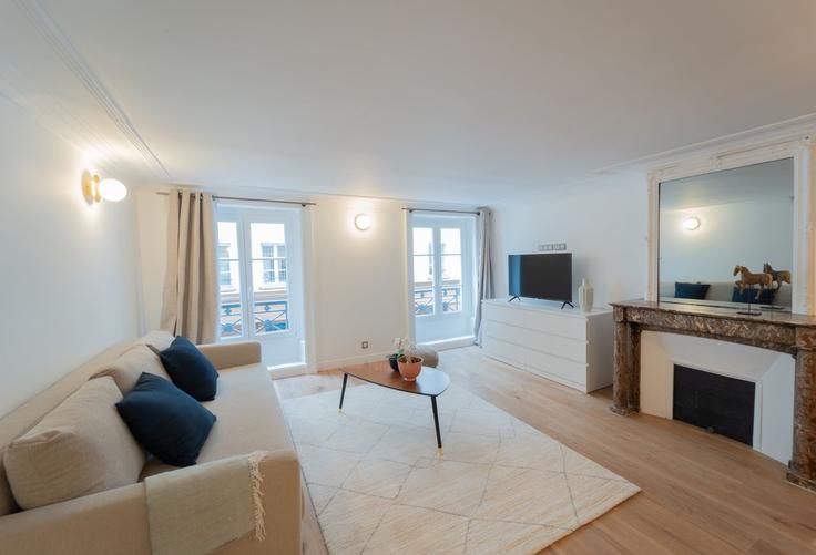 Elegant gestaltetes Wohnzimmer mit moderner Einrichtung in einer Wohnung im Building Rue de Caumartin - jhmh - 1471206 in 9th arrondissement, Paris