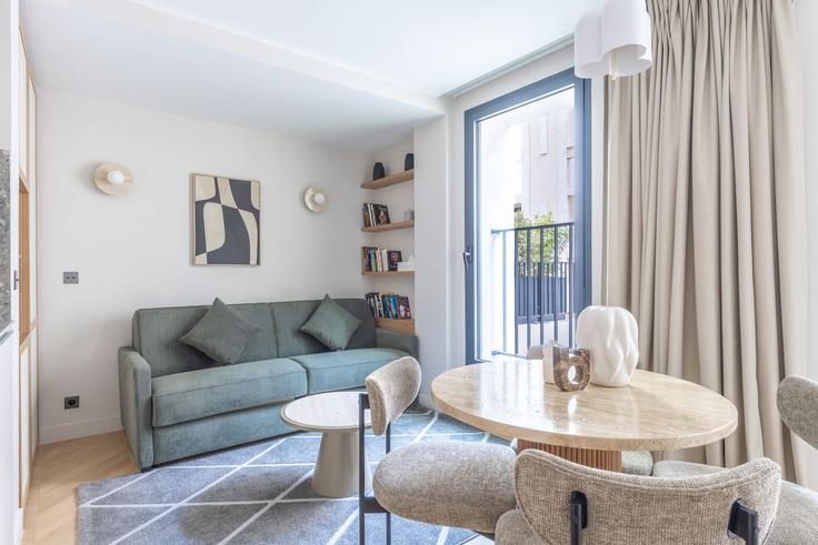 9th arrondissement, Paris에 위치한 Building Rue de Caumartin - jhmh - 1471194 유닛의 세련된 인테리어가 돋보이는 거실