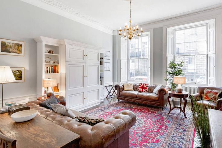Elegant gestaltetes Wohnzimmer mit moderner Einrichtung in einer Wohnung im Building Nelson Street - joivy - 1075972 in New Town/Broughton, Edinburgh Elegant gestaltetes Wohnzimmer mit moderner Einrichtung in einer Wohnung im Building Nelson Street - joivy - 1075972 in New Town/Broughton, Edinburgh